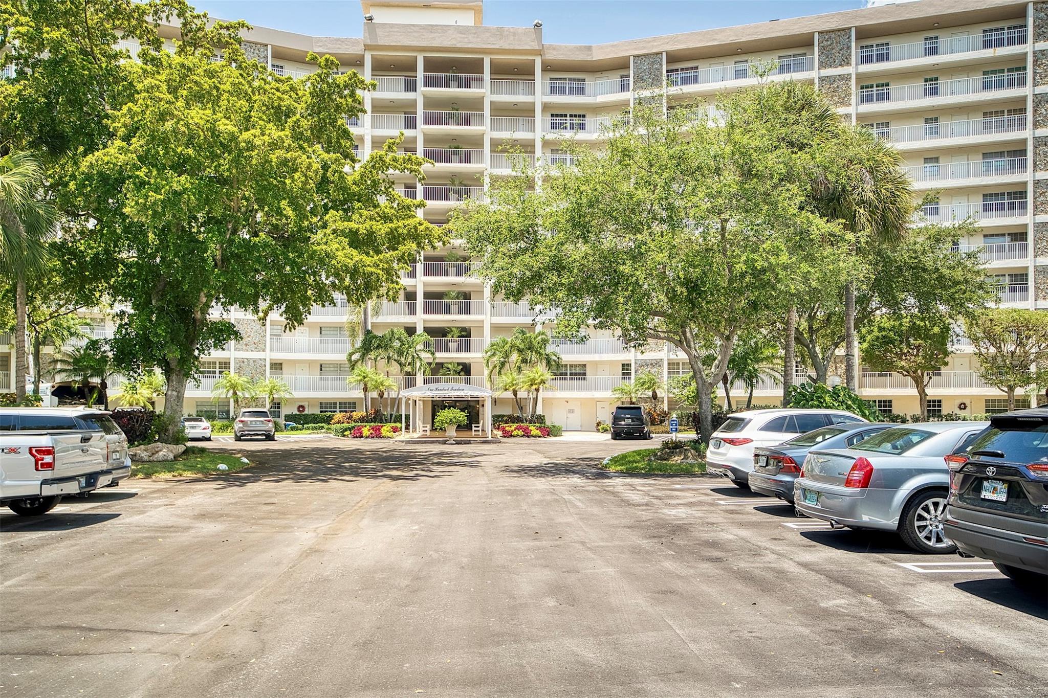 3507 Oaks Way #704