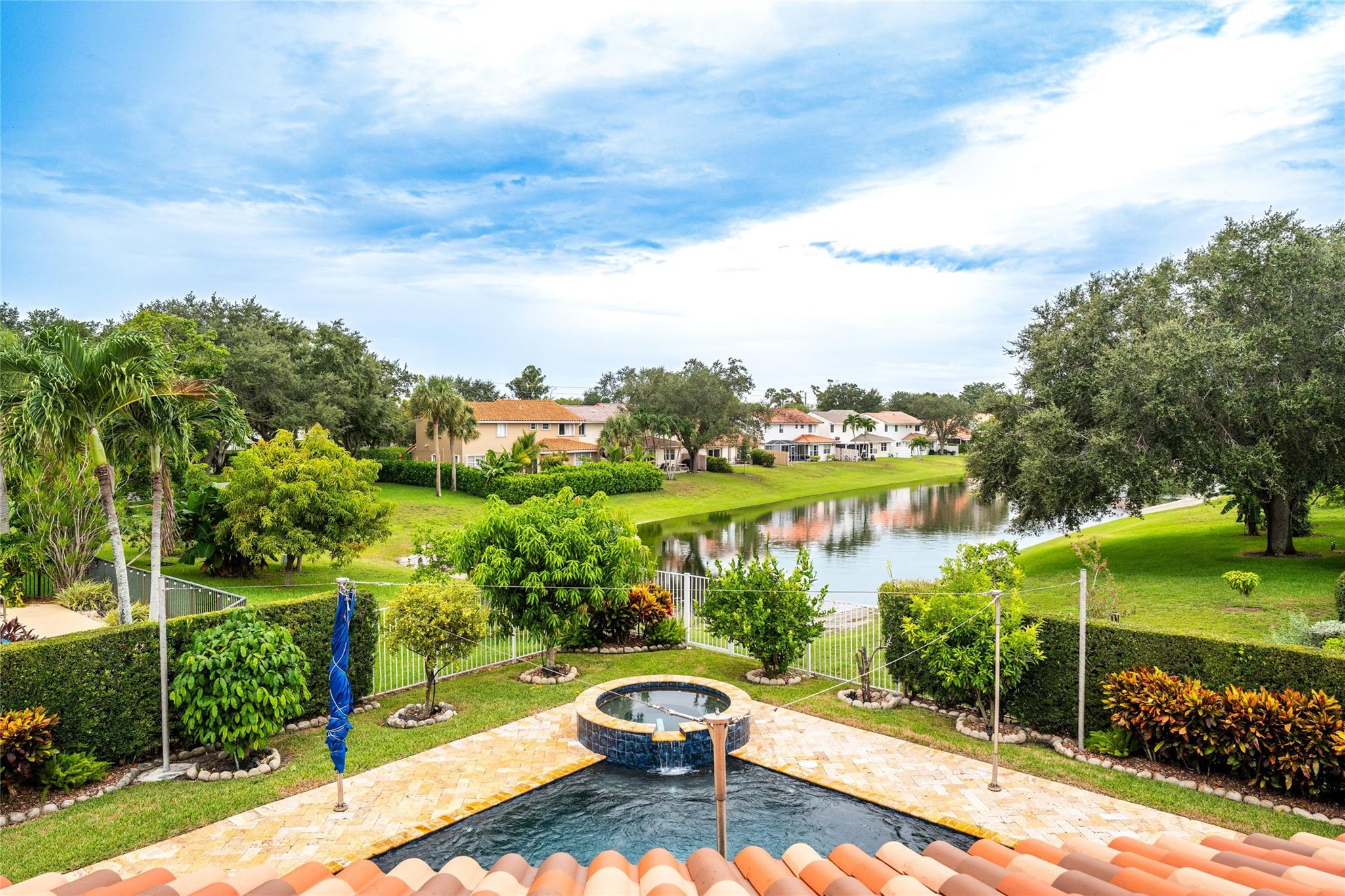 10770 Fox Glen Dr