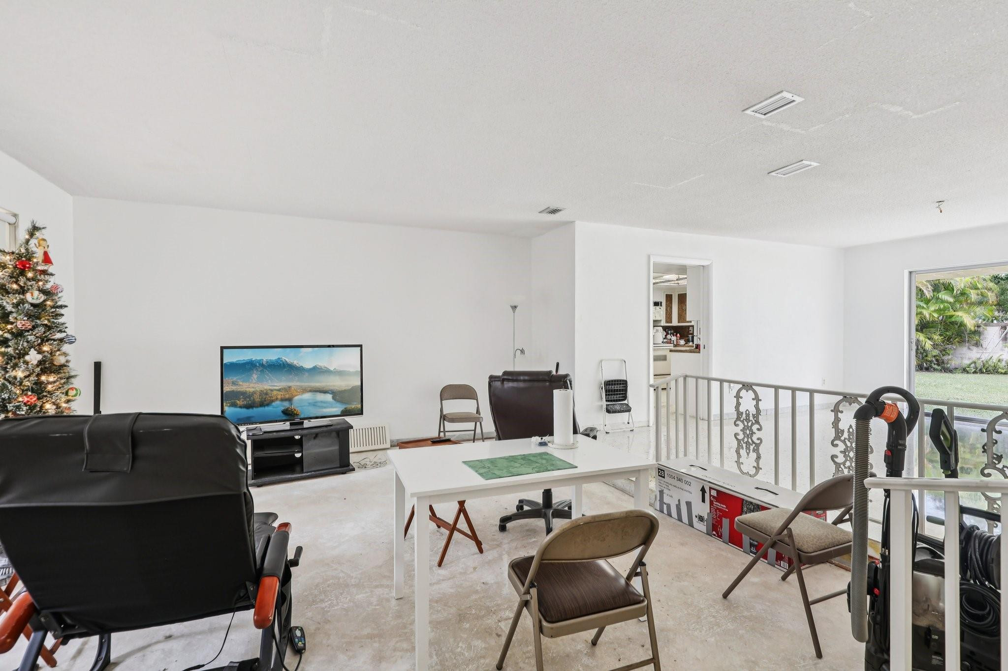 525 NE 58th Miami, FL 33137