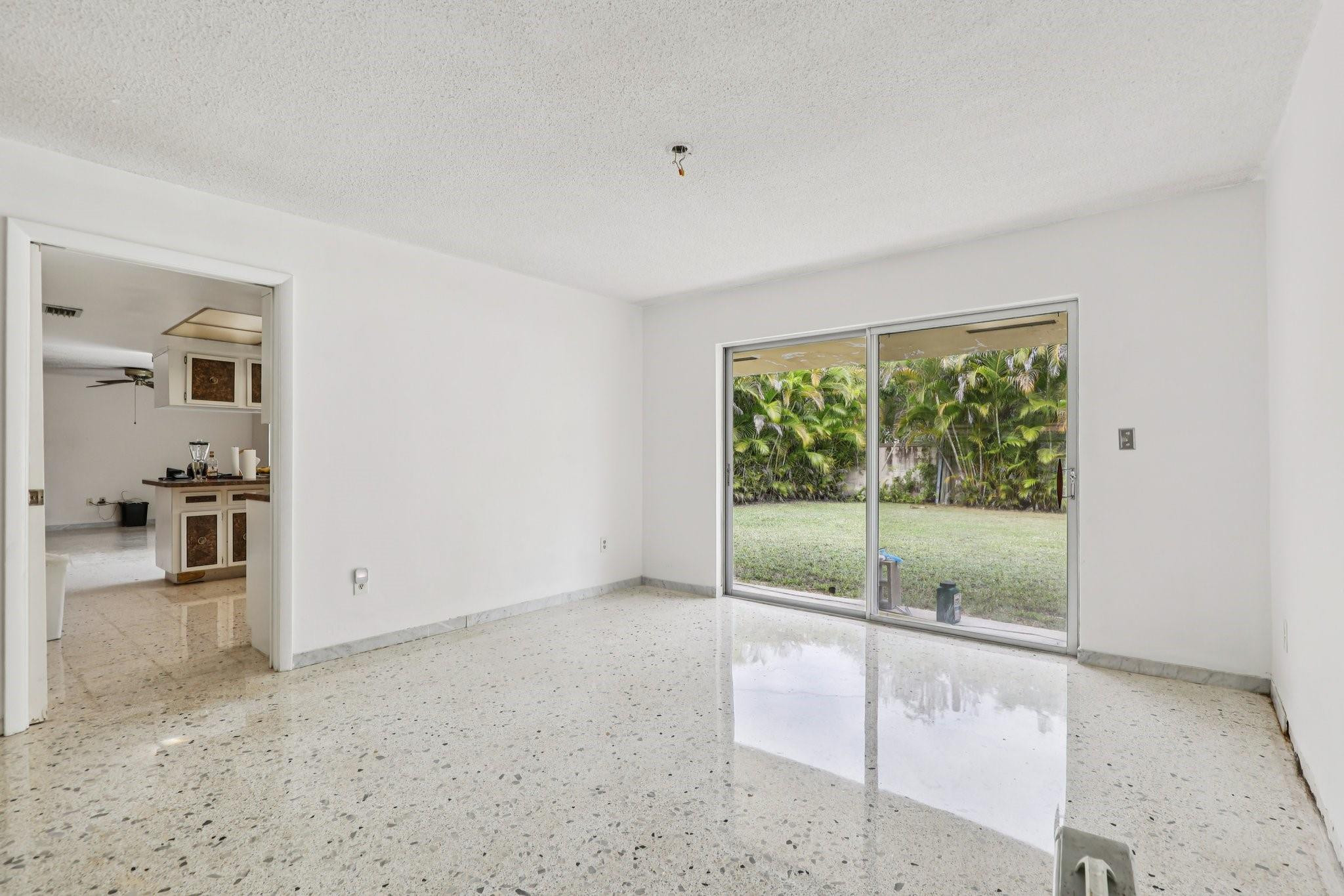 525 NE 58th Miami, FL 33137