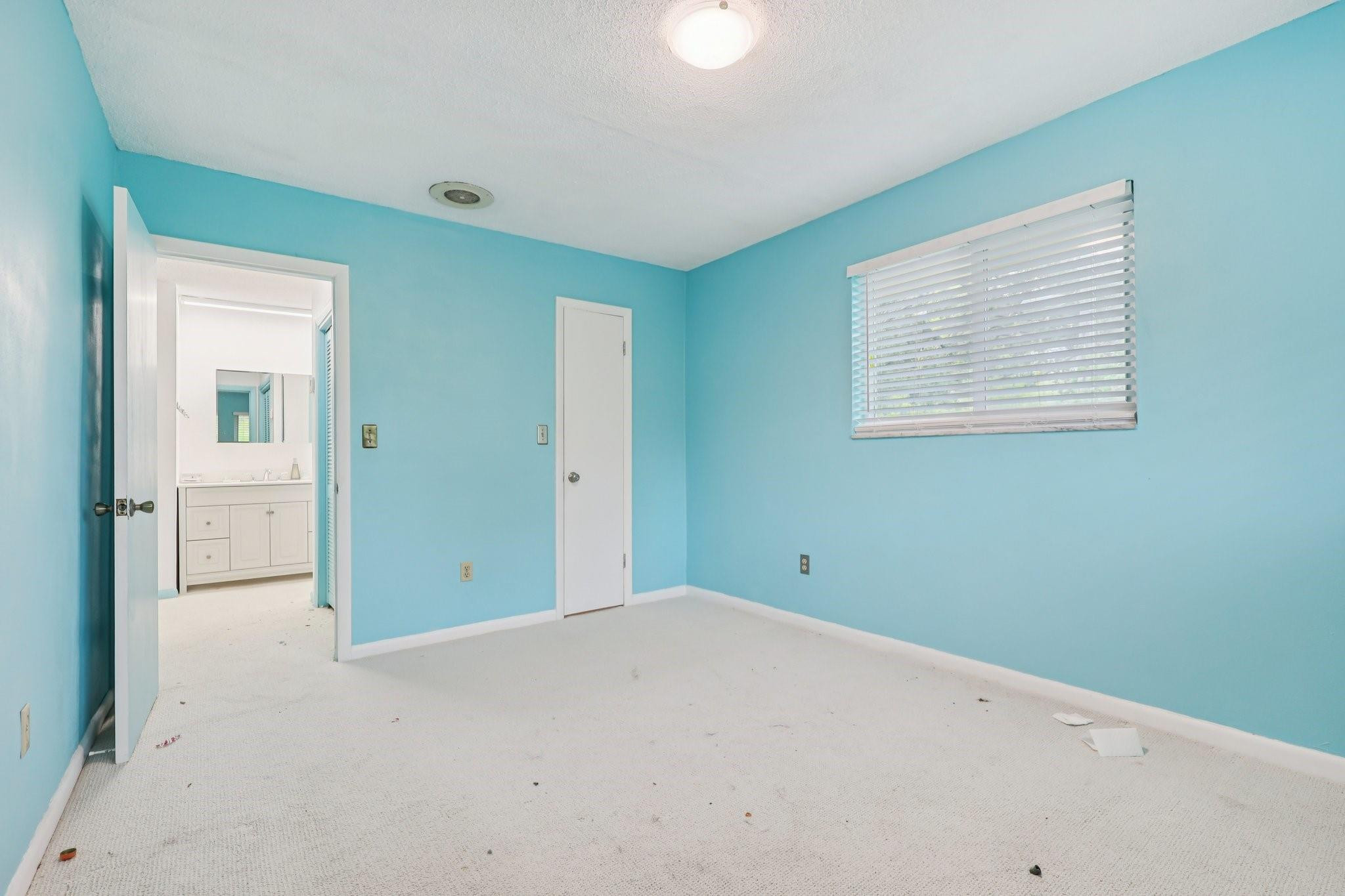 525 NE 58th Miami, FL 33137