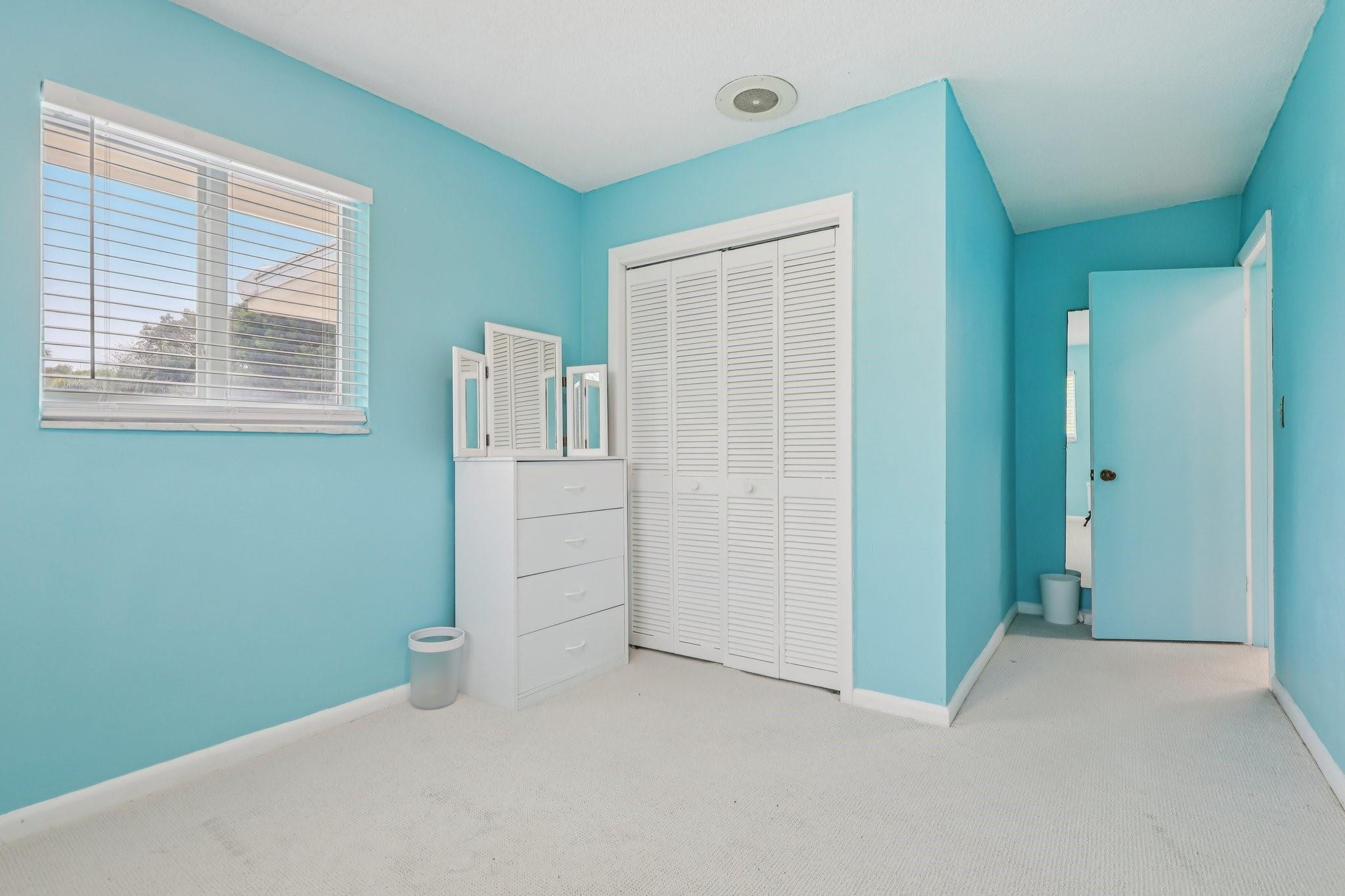 525 NE 58th Miami, FL 33137