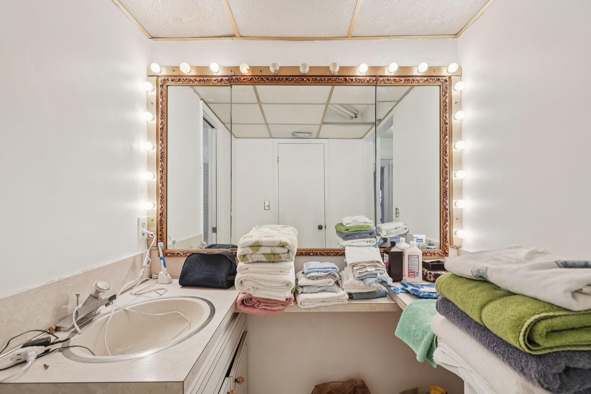 525 NE 58th Miami, FL 33137