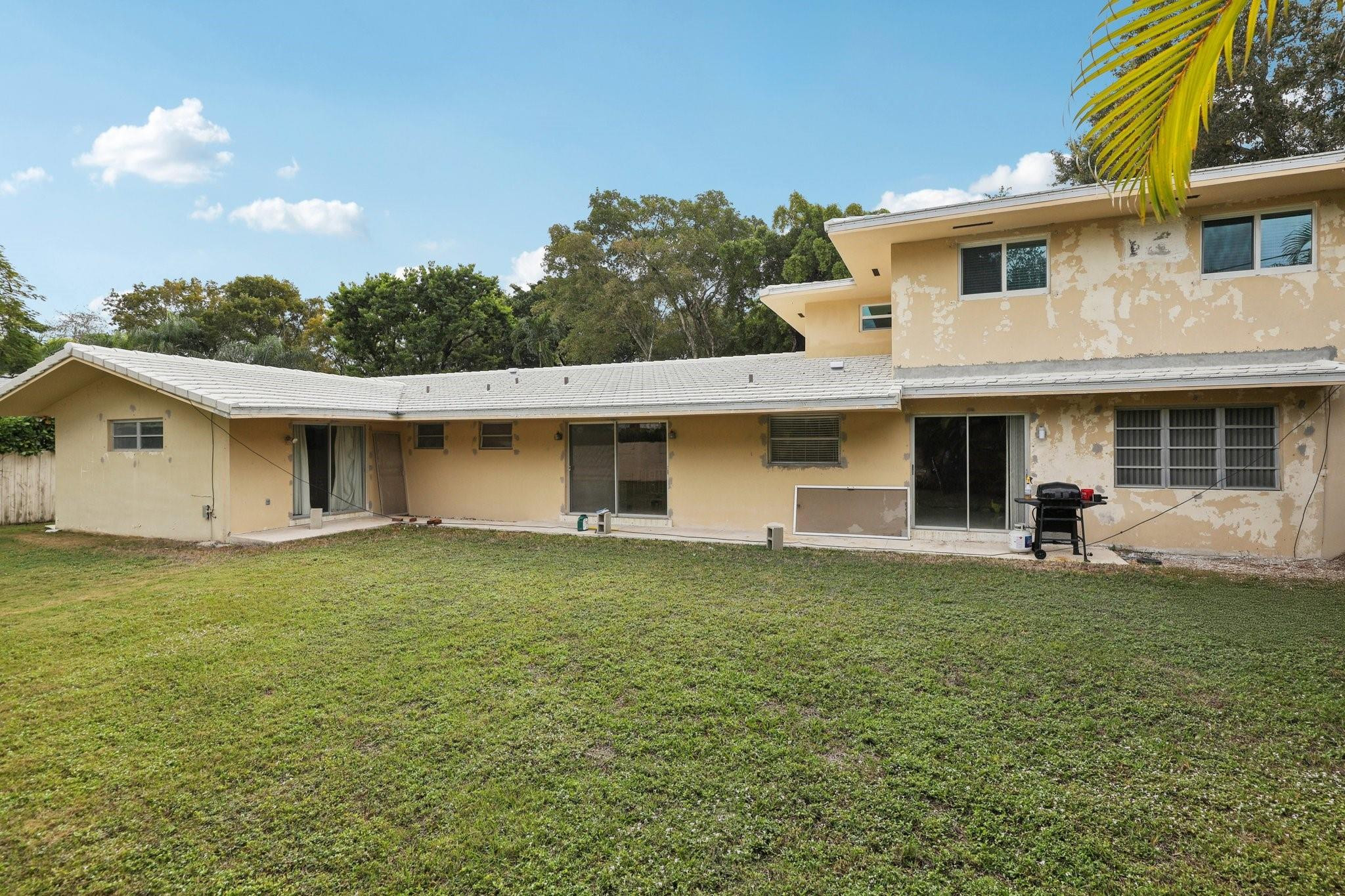 525 NE 58th Miami, FL 33137