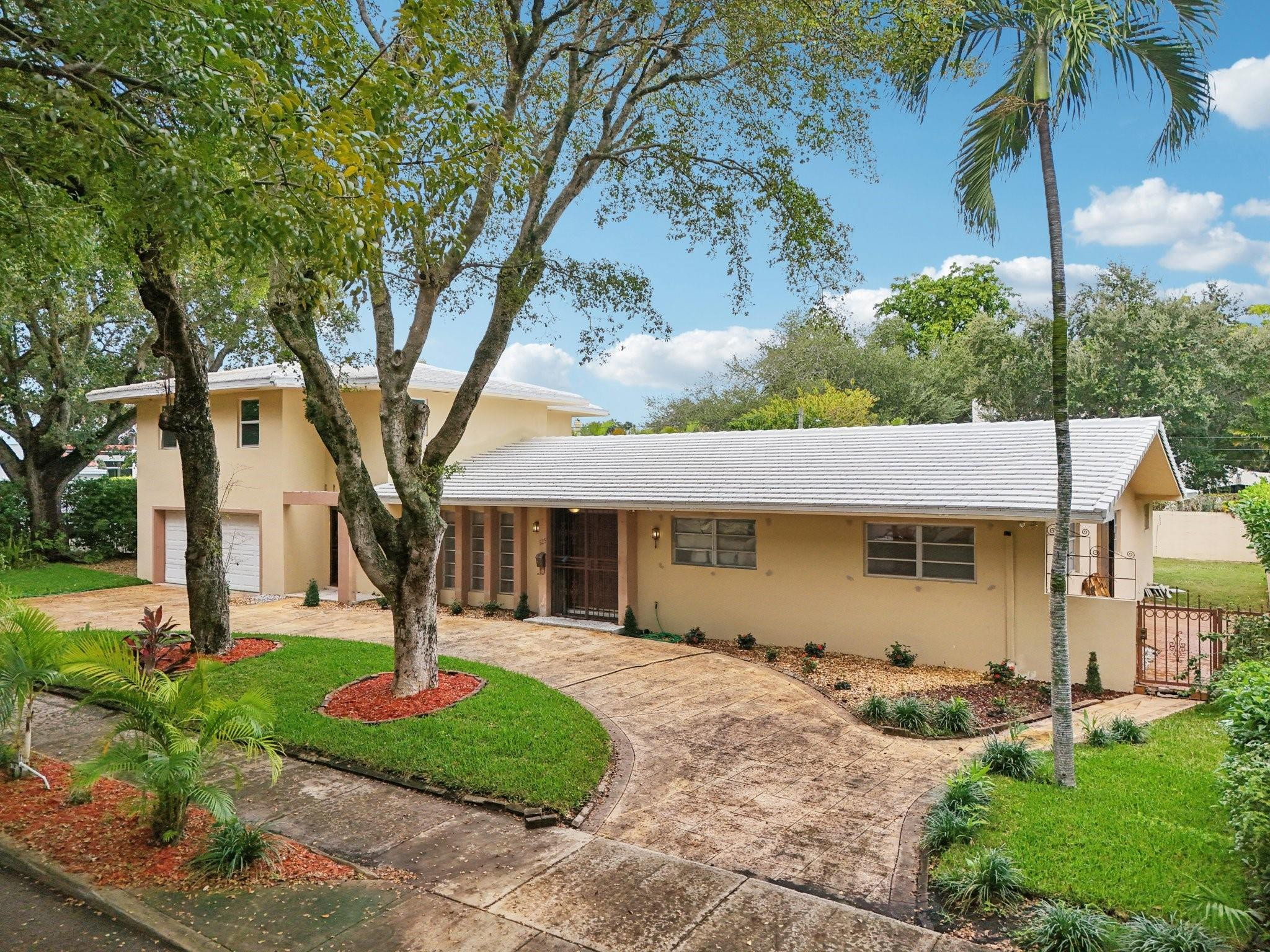 525 NE 58th Miami, FL 33137