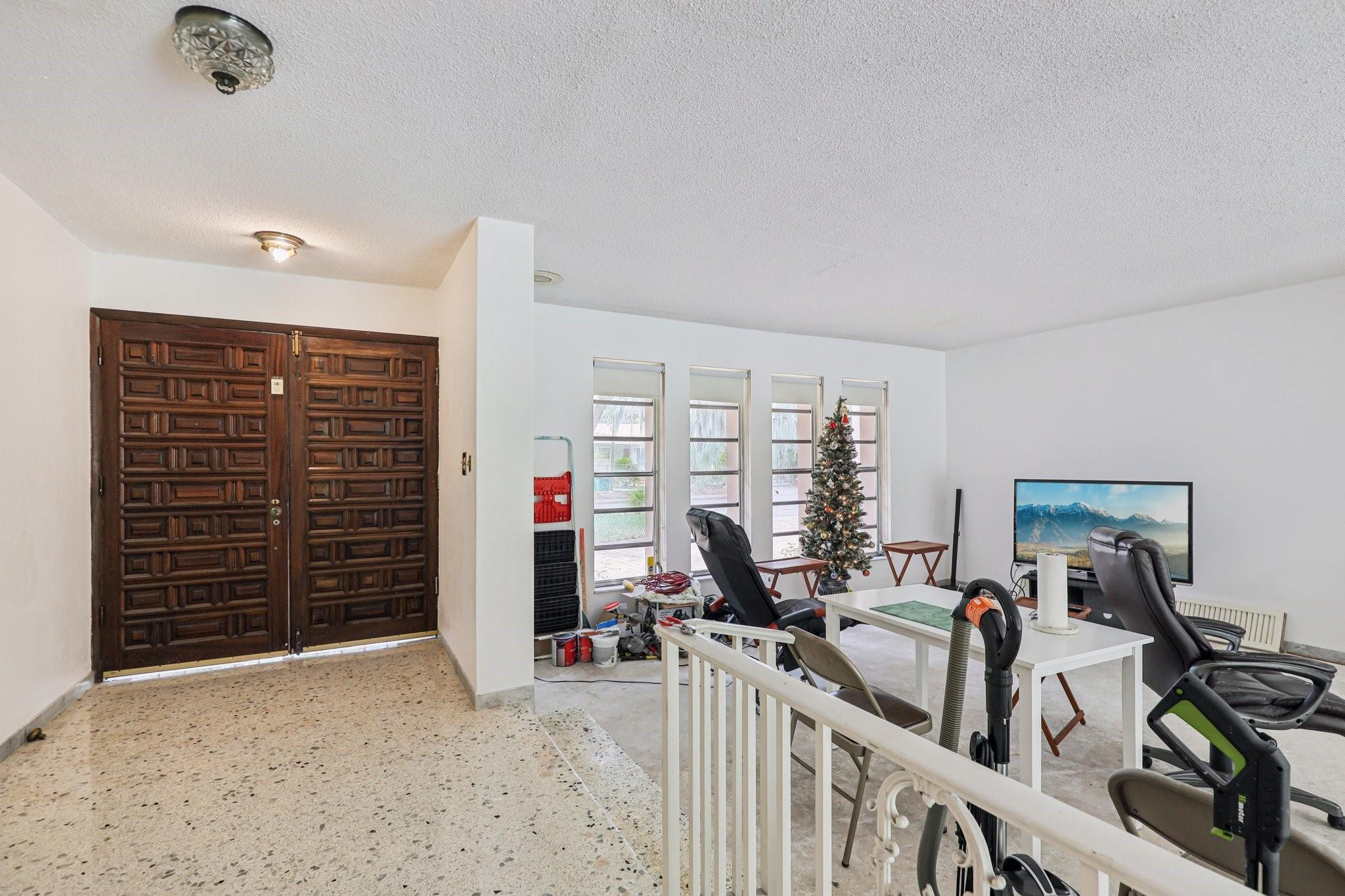 525 NE 58th Miami, FL 33137