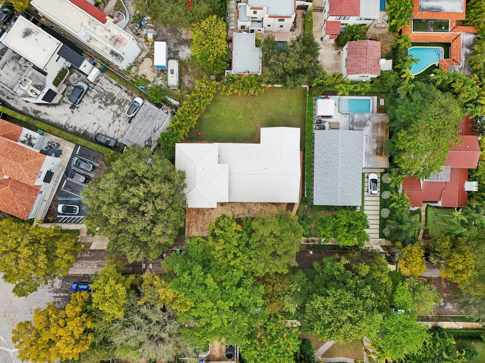 525 NE 58th Miami, FL 33137