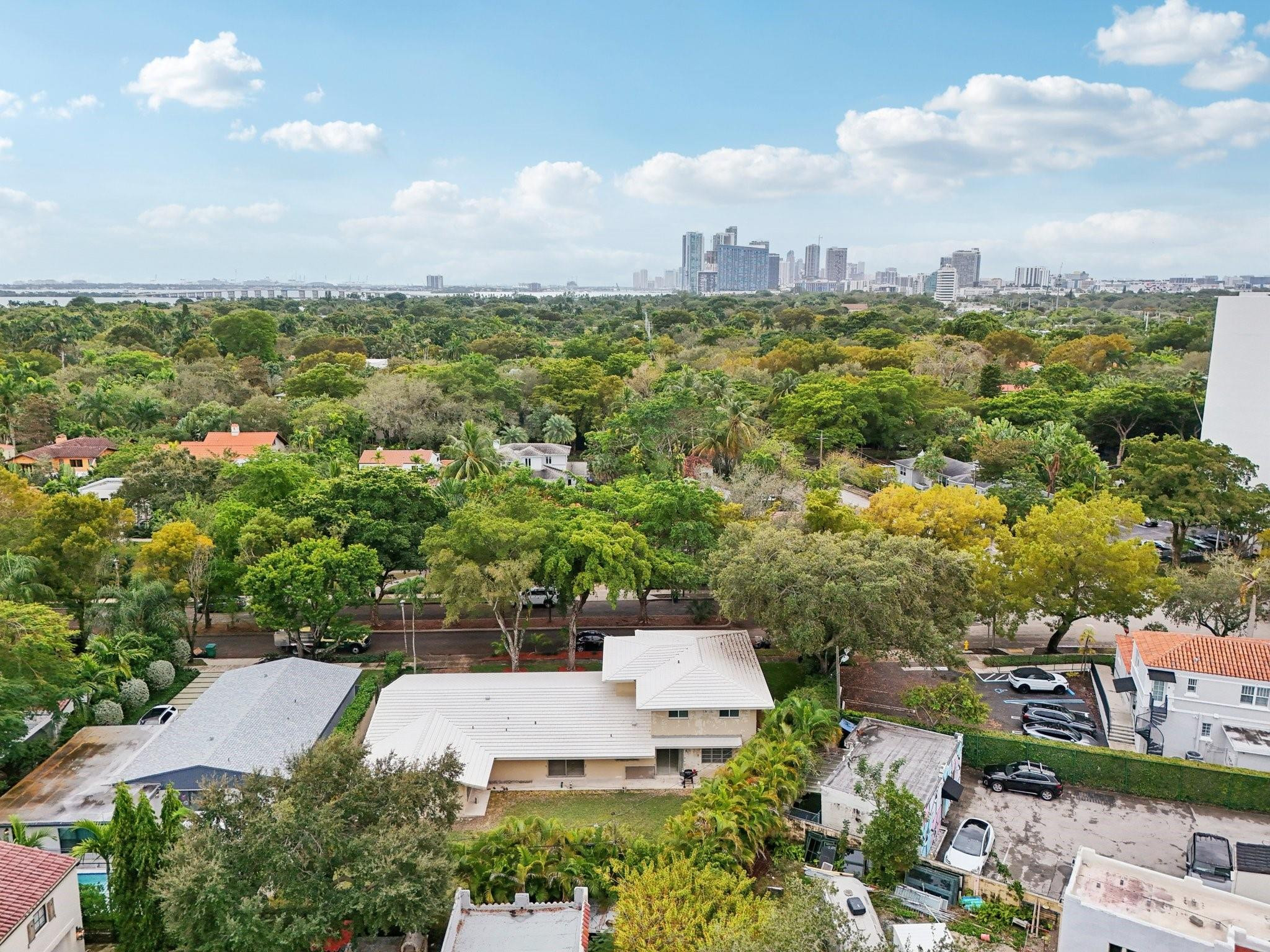 525 NE 58th Miami, FL 33137