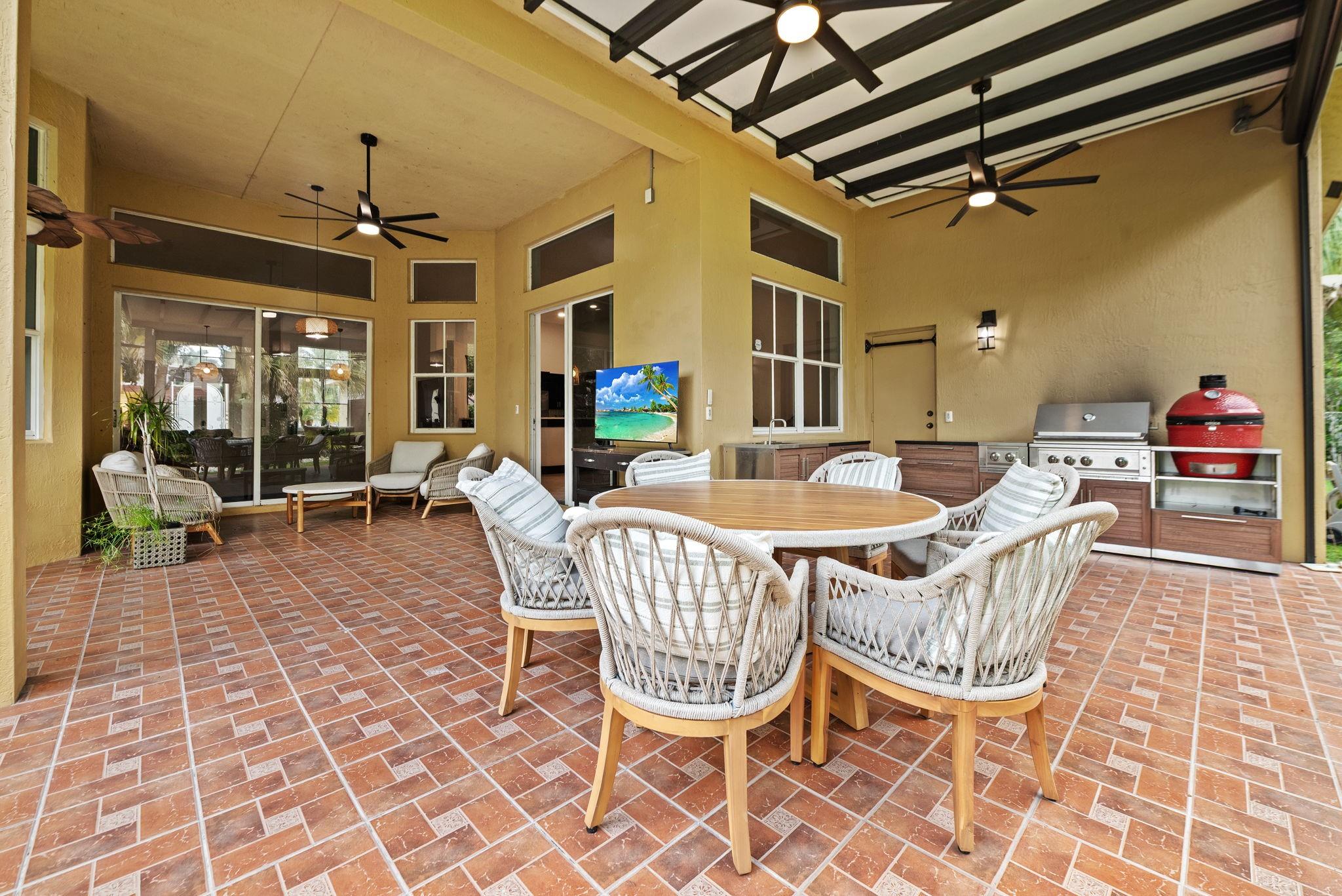 1400 Blue Jay Cir