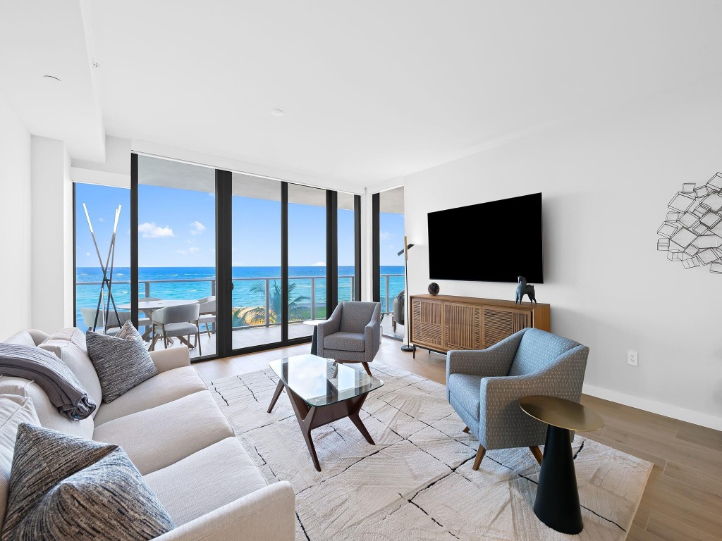 1116 N Ocean #401 Pompano Beach, FL 33062