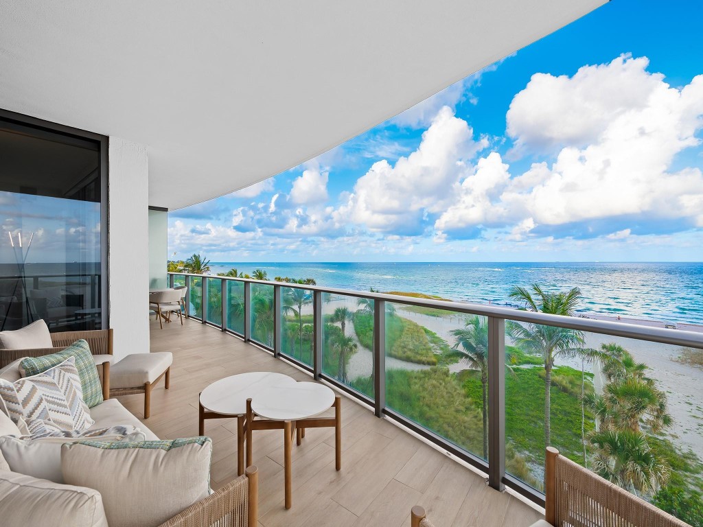 1116 N Ocean #401 Pompano Beach, FL 33062