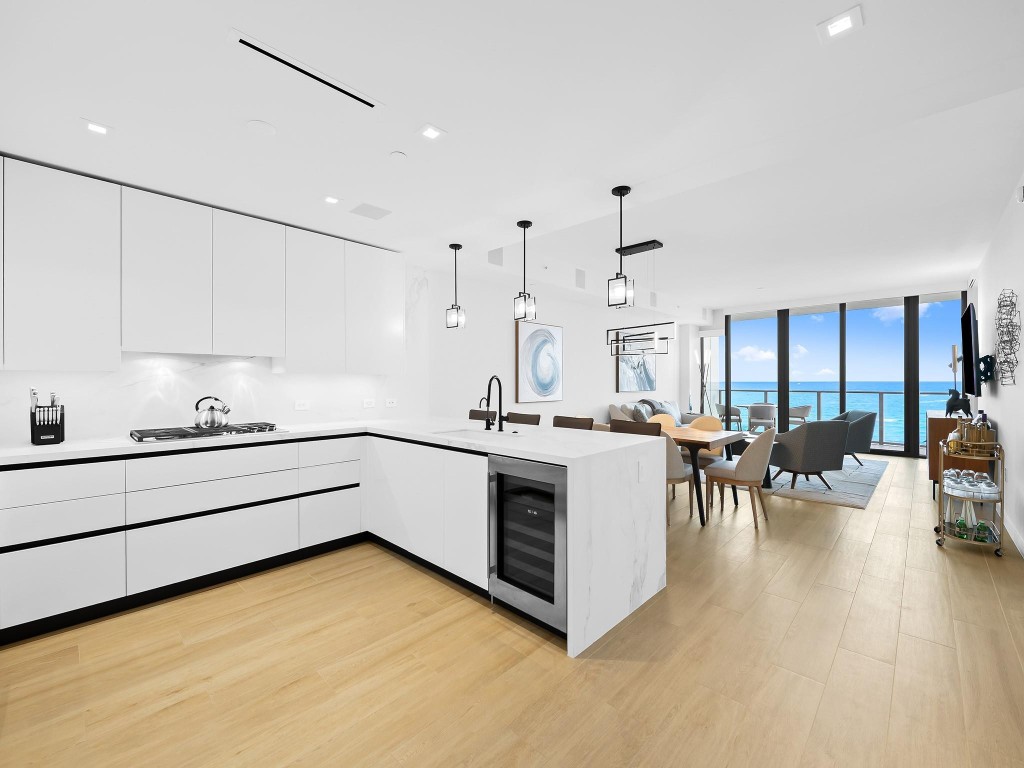 1116 N Ocean #401 Pompano Beach, FL 33062