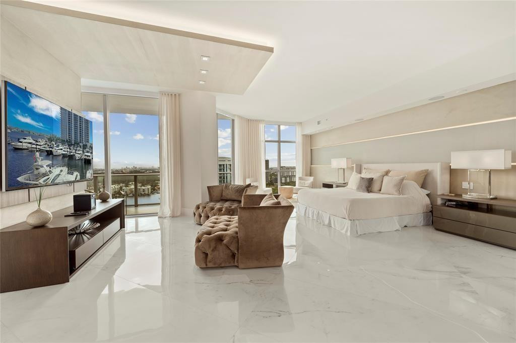 17301 Biscayne #PH 7 Aventura, FL 33160