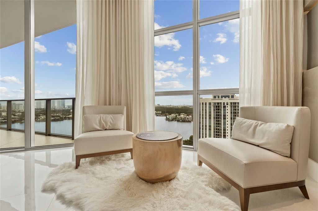 17301 Biscayne #PH 7 Aventura, FL 33160