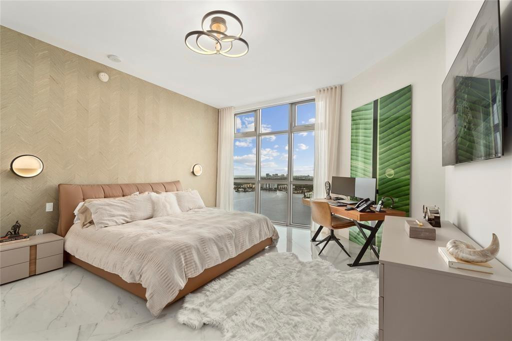 17301 Biscayne #PH 7 Aventura, FL 33160