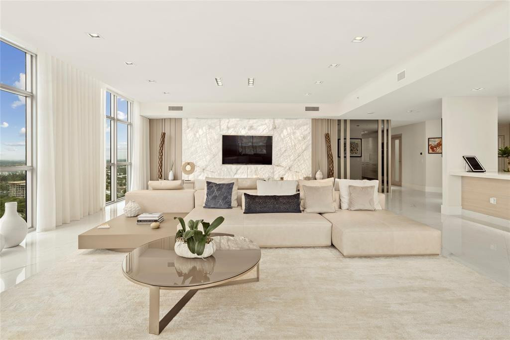 17301 Biscayne #PH 7 Aventura, FL 33160