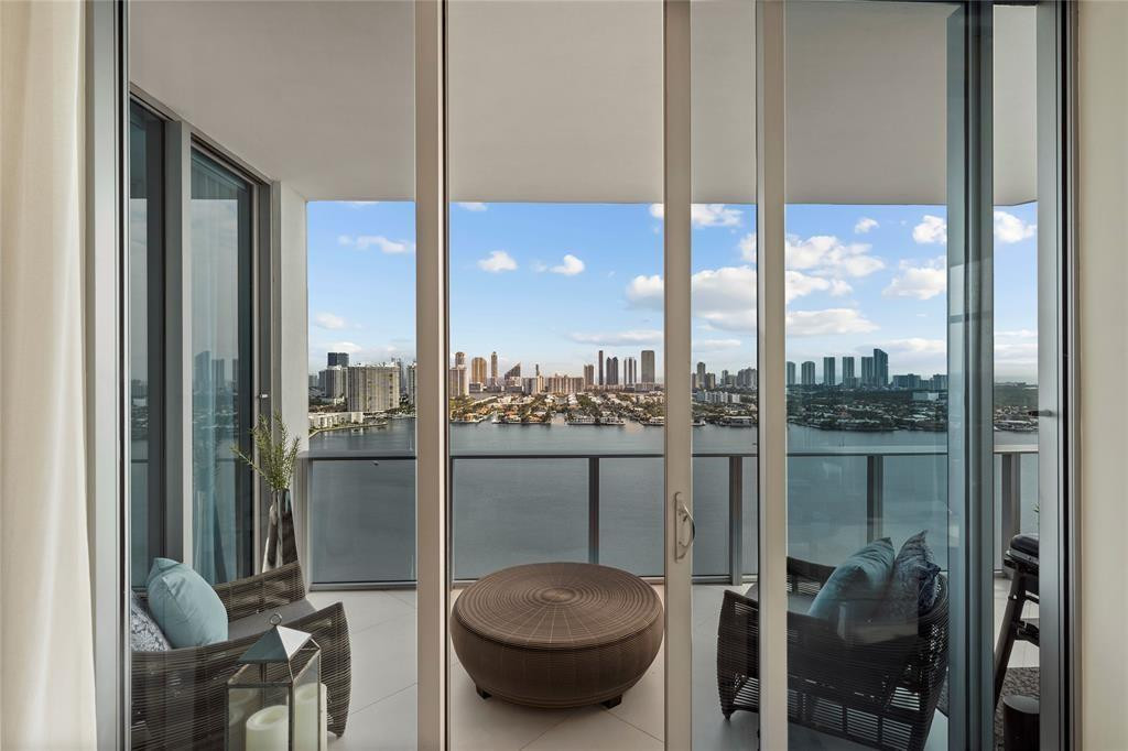 17301 Biscayne #PH 7 Aventura, FL 33160