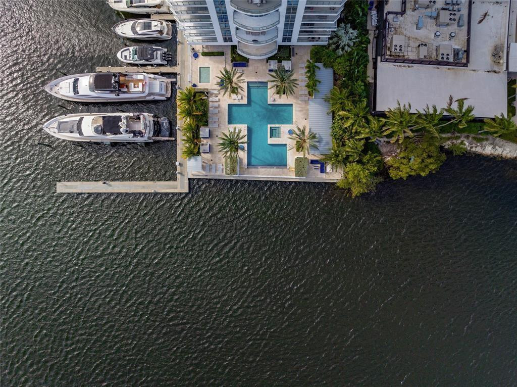 17301 Biscayne #PH 7 Aventura, FL 33160