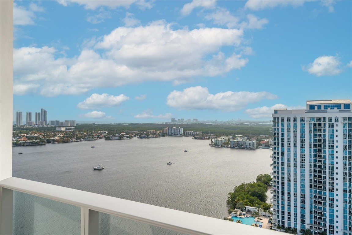 17301 Biscayne #PH 7 Aventura, FL 33160