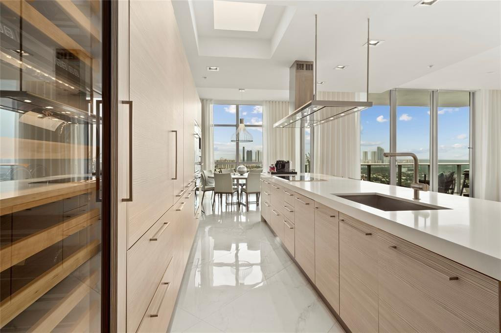 17301 Biscayne #PH 7 Aventura, FL 33160