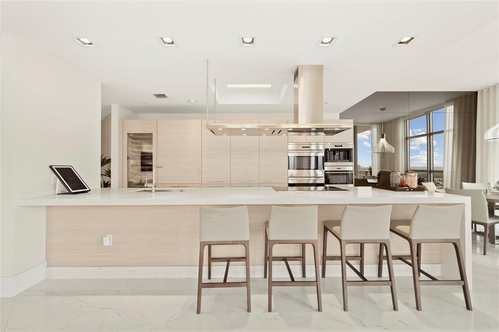 17301 Biscayne #PH 7 Aventura, FL 33160