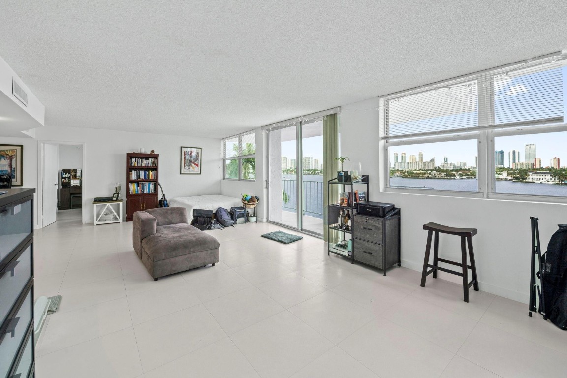 16558 NE 26th #6C North Miami Beach, FL 33160