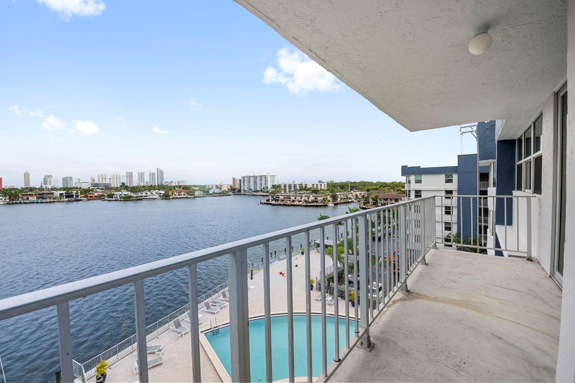 16558 NE 26th #6C North Miami Beach, FL 33160