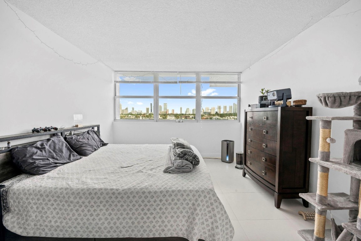 16558 NE 26th #6C North Miami Beach, FL 33160