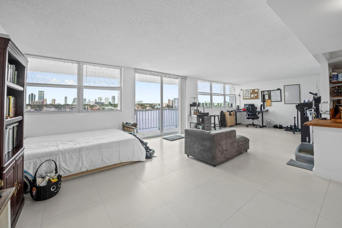 16558 NE 26th #6C North Miami Beach, FL 33160