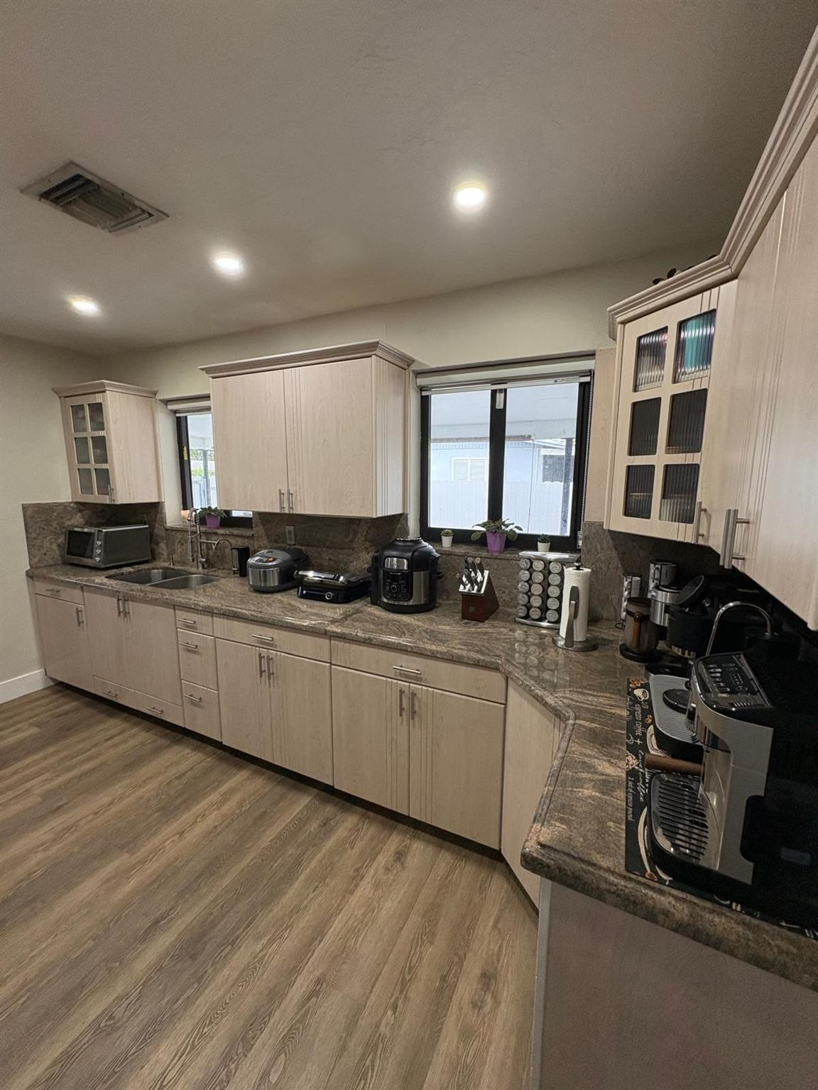 11831 SW 207th Miami, FL 33177