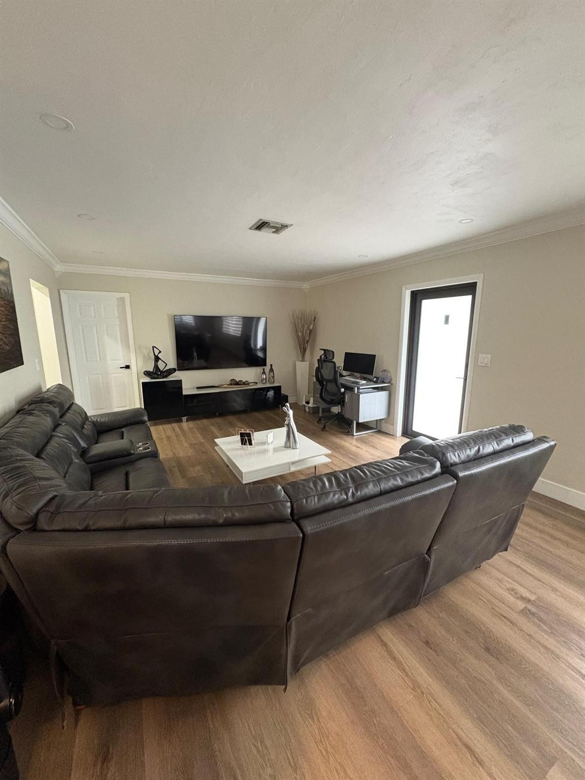 11831 SW 207th Miami, FL 33177