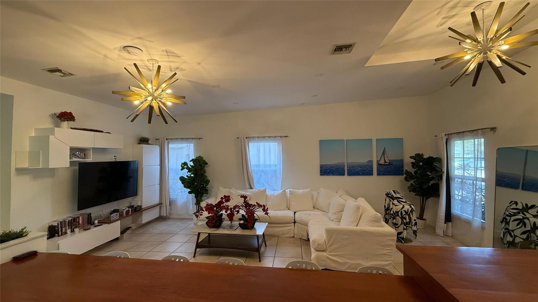 1120 NE 2nd Fort Lauderdale, FL 33304