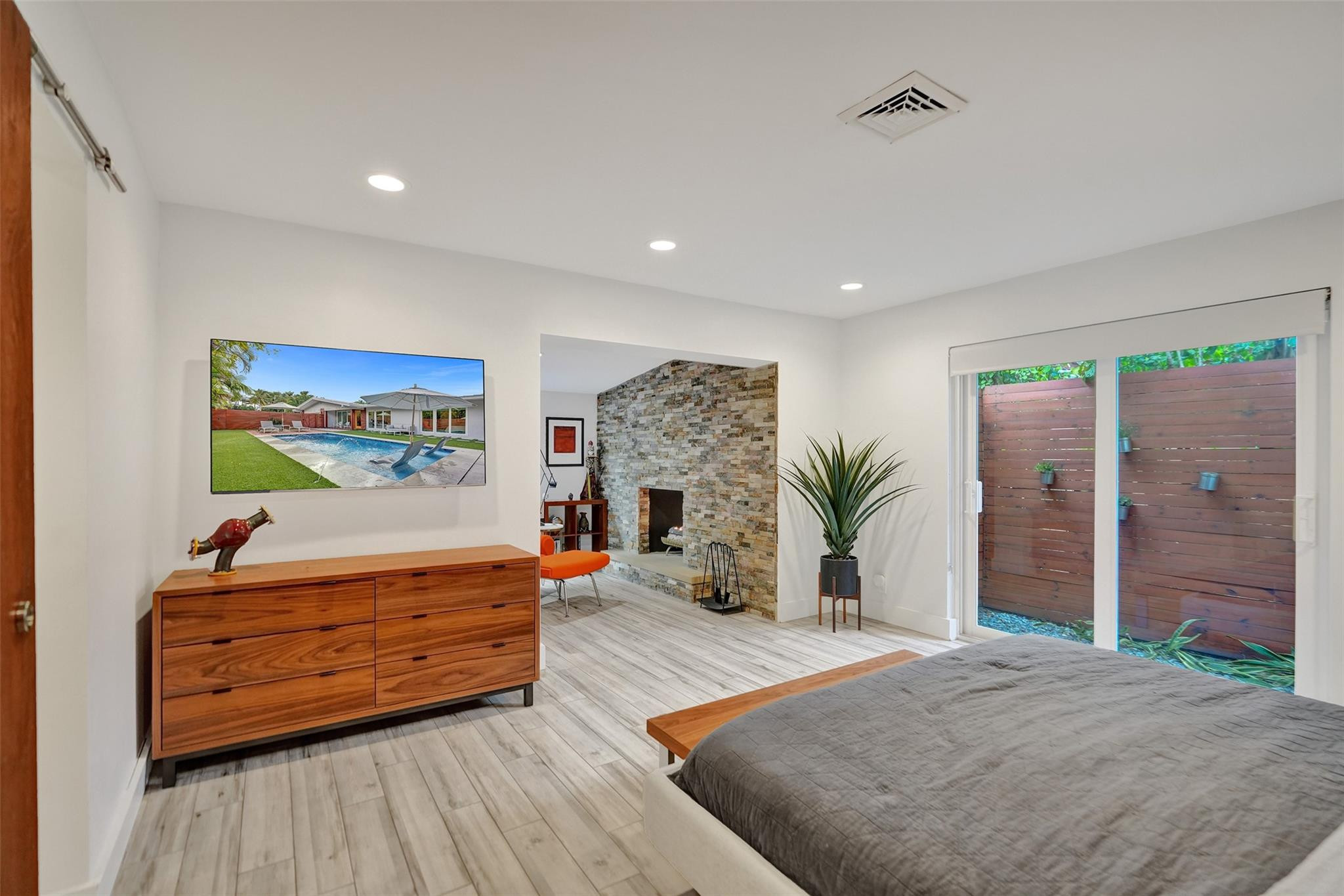 2111 N Ocean Pompano Beach, FL 33062