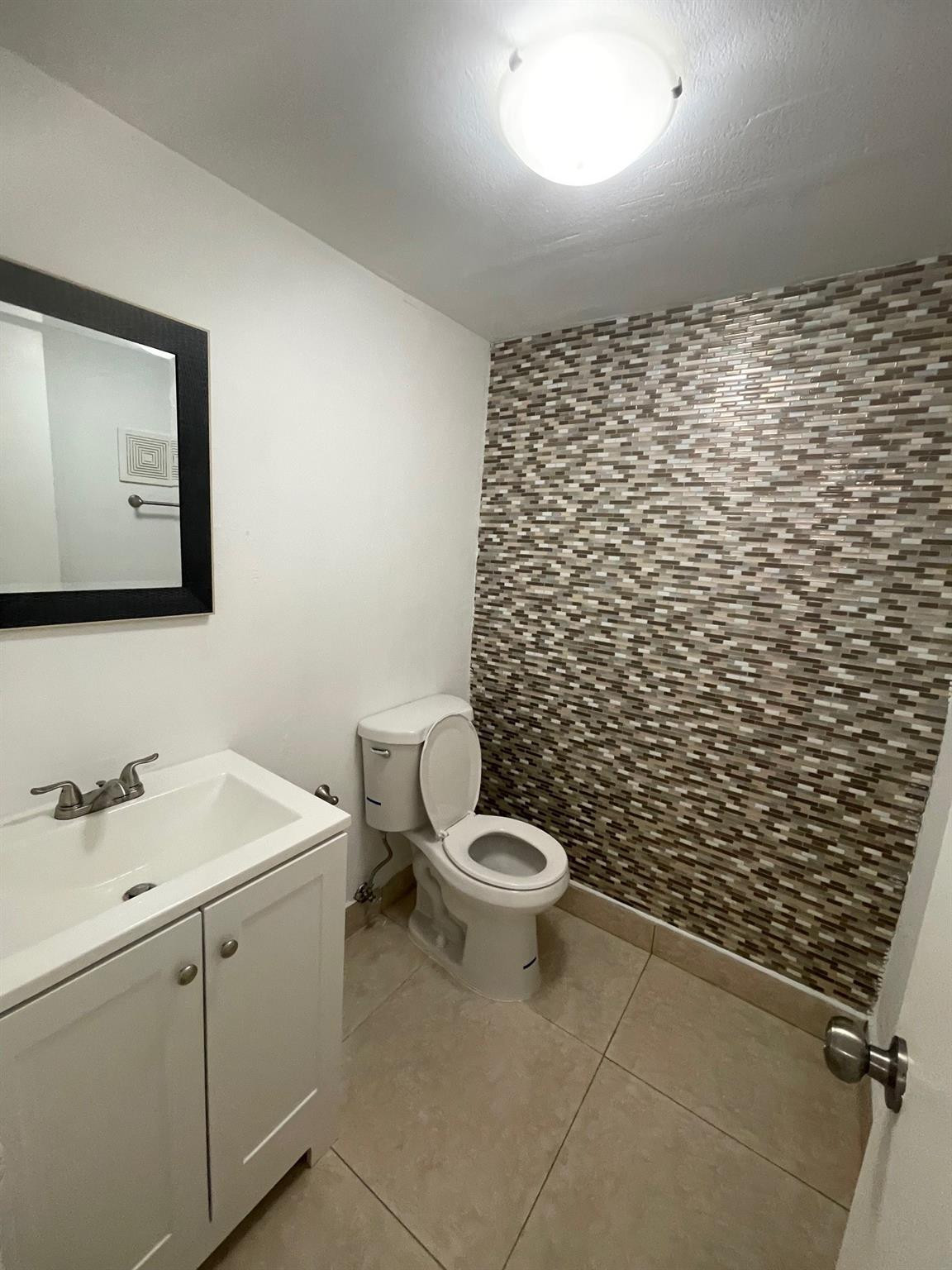 9365 Fontainebleau #E117 Miami, FL 33172