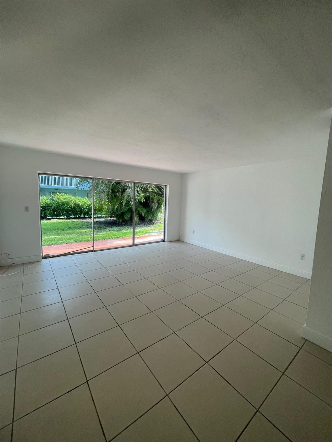 9365 Fontainebleau #E117 Miami, FL 33172