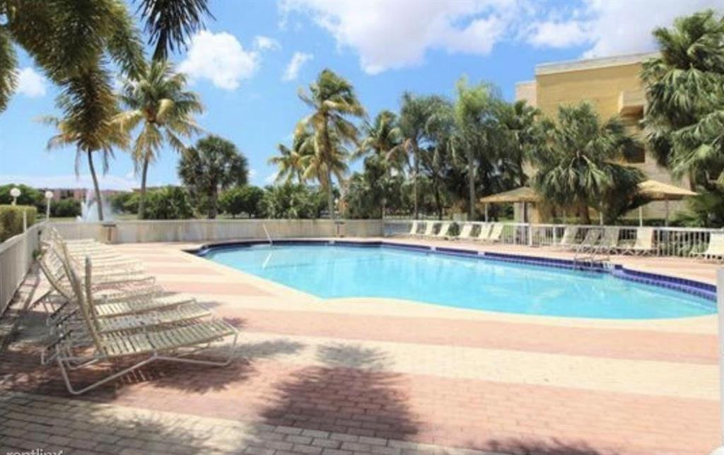 9365 Fontainebleau #E117 Miami, FL 33172