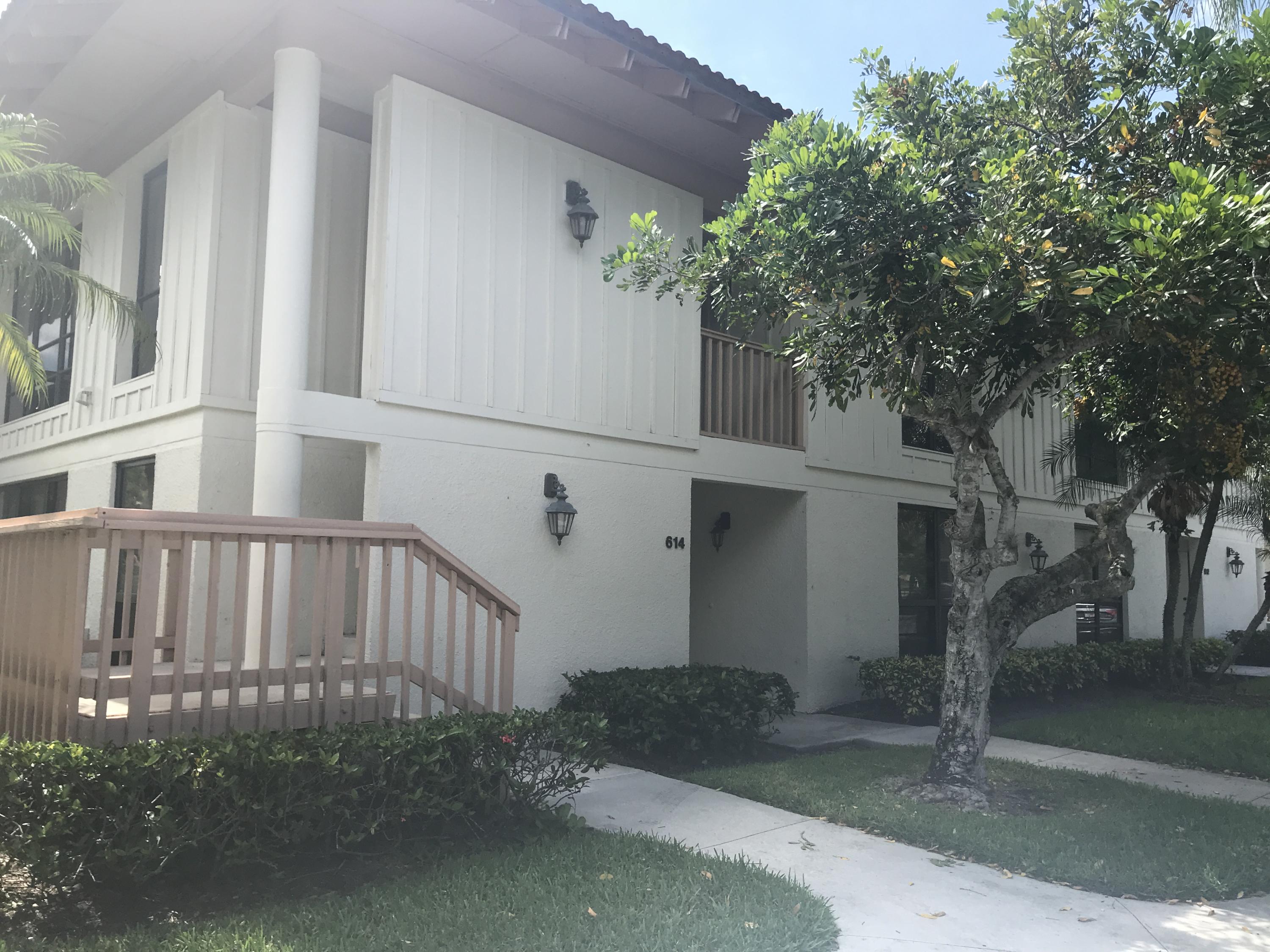 618 Brackenwood Cove