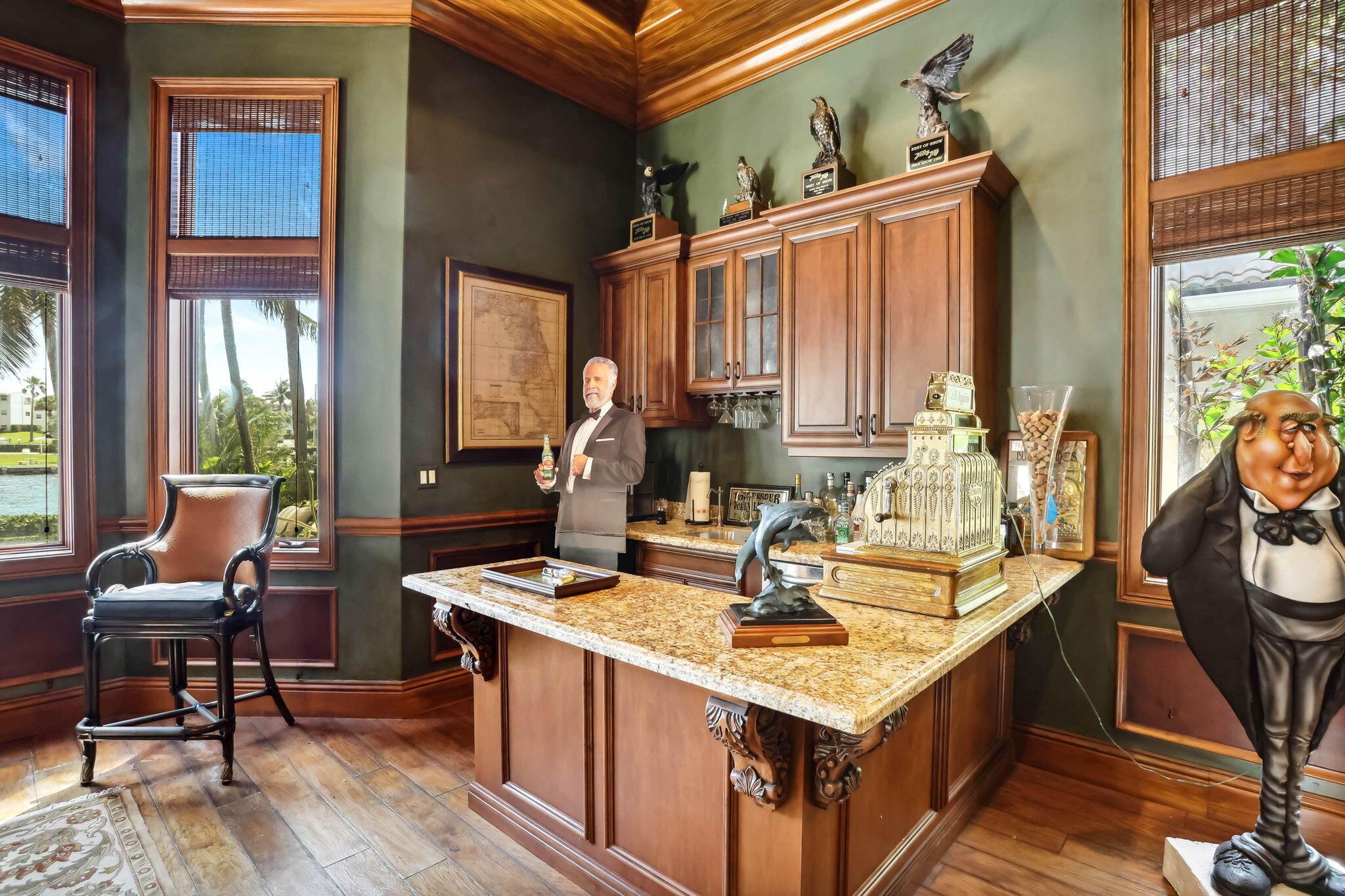 3870 NE 31st Ave Lighthouse Point, FL 33064