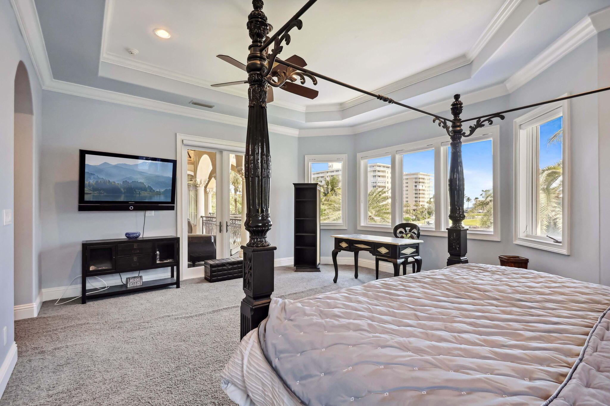 3870 NE 31st Ave Lighthouse Point, FL 33064