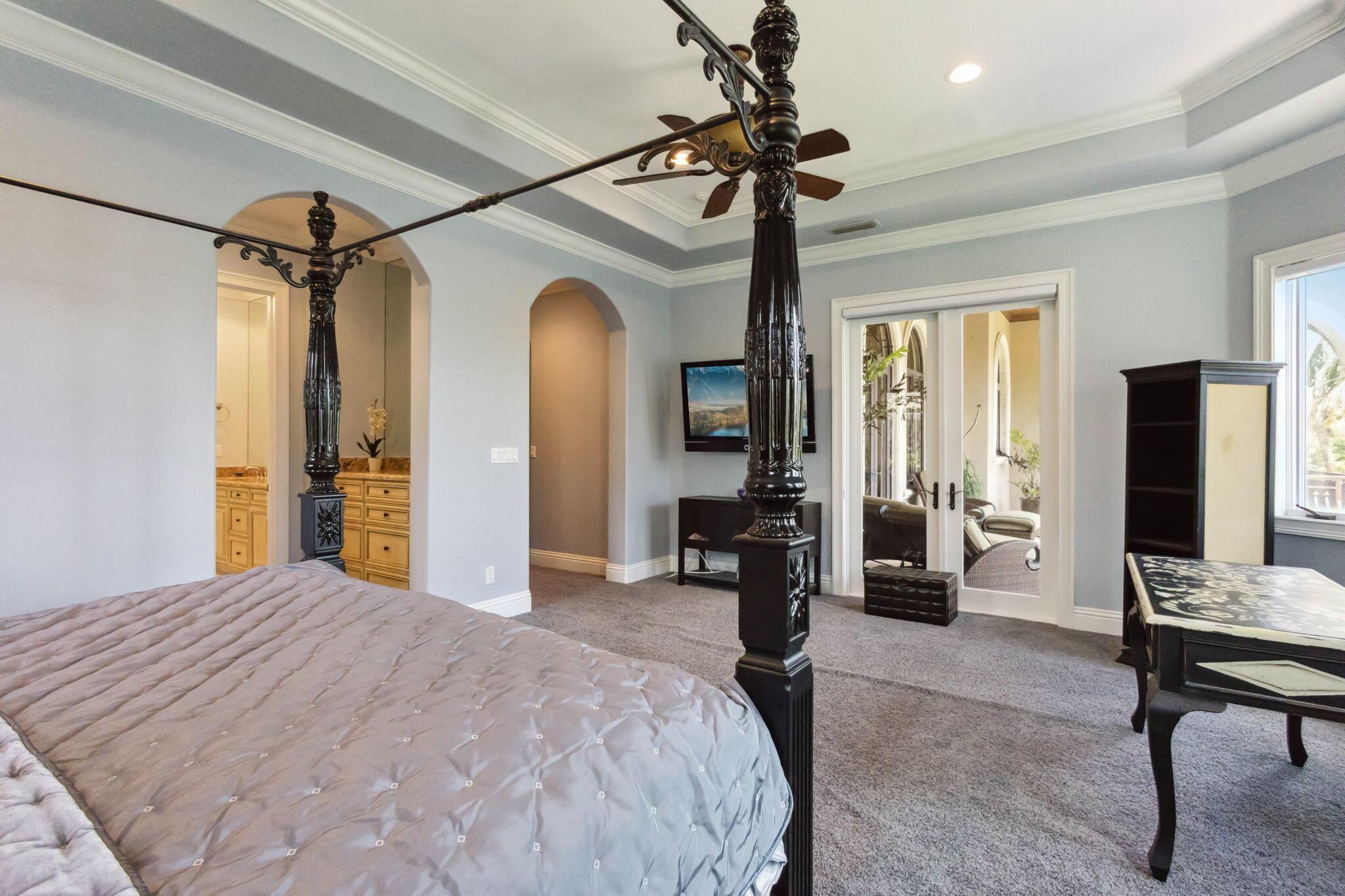 3870 NE 31st Ave Lighthouse Point, FL 33064