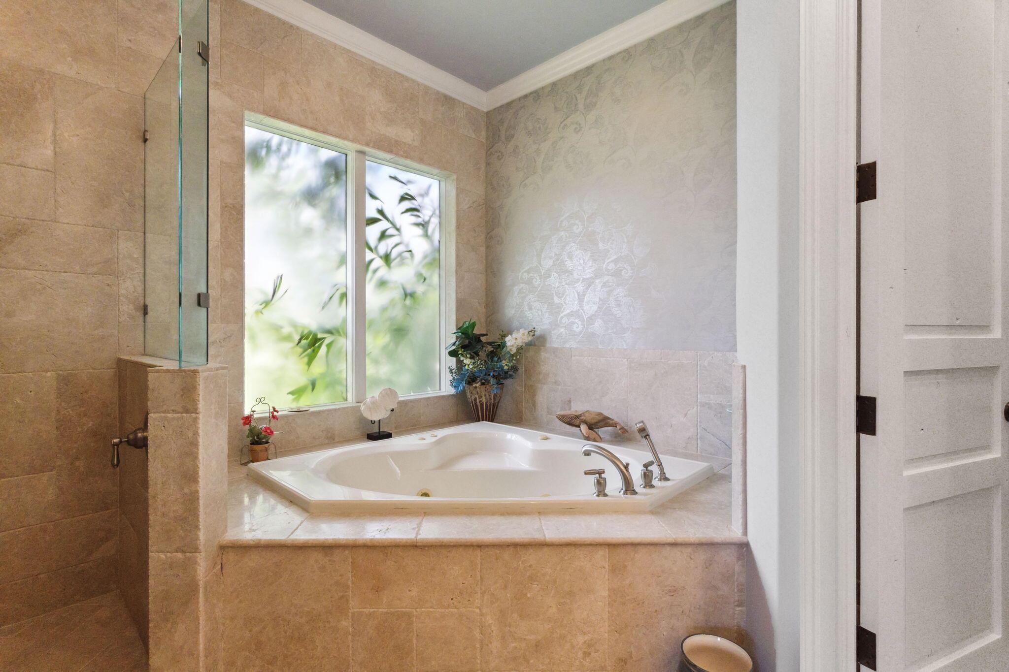 3870 NE 31st Ave Lighthouse Point, FL 33064