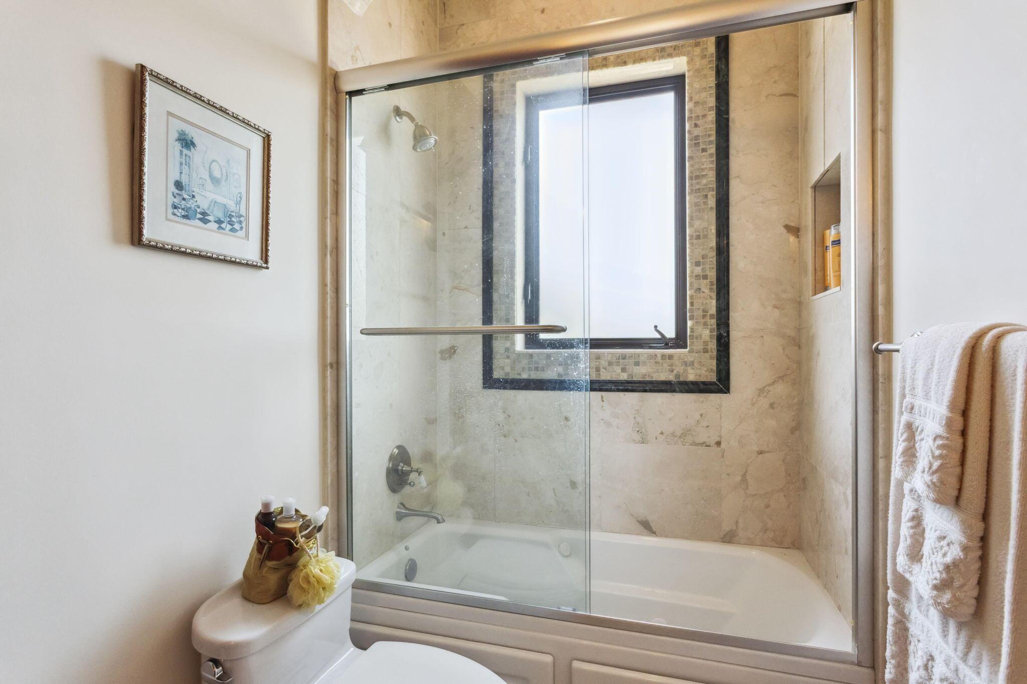 3870 NE 31st Ave Lighthouse Point, FL 33064