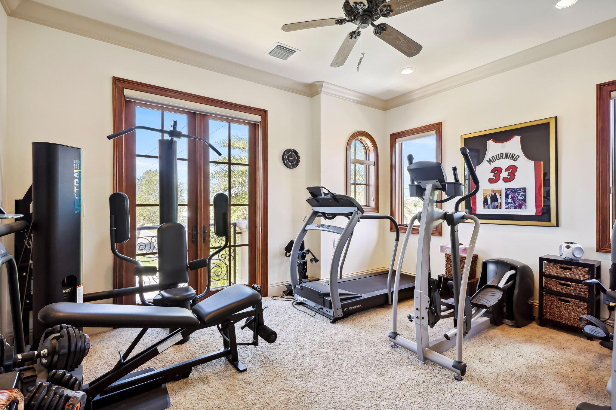 3870 NE 31st Ave Lighthouse Point, FL 33064