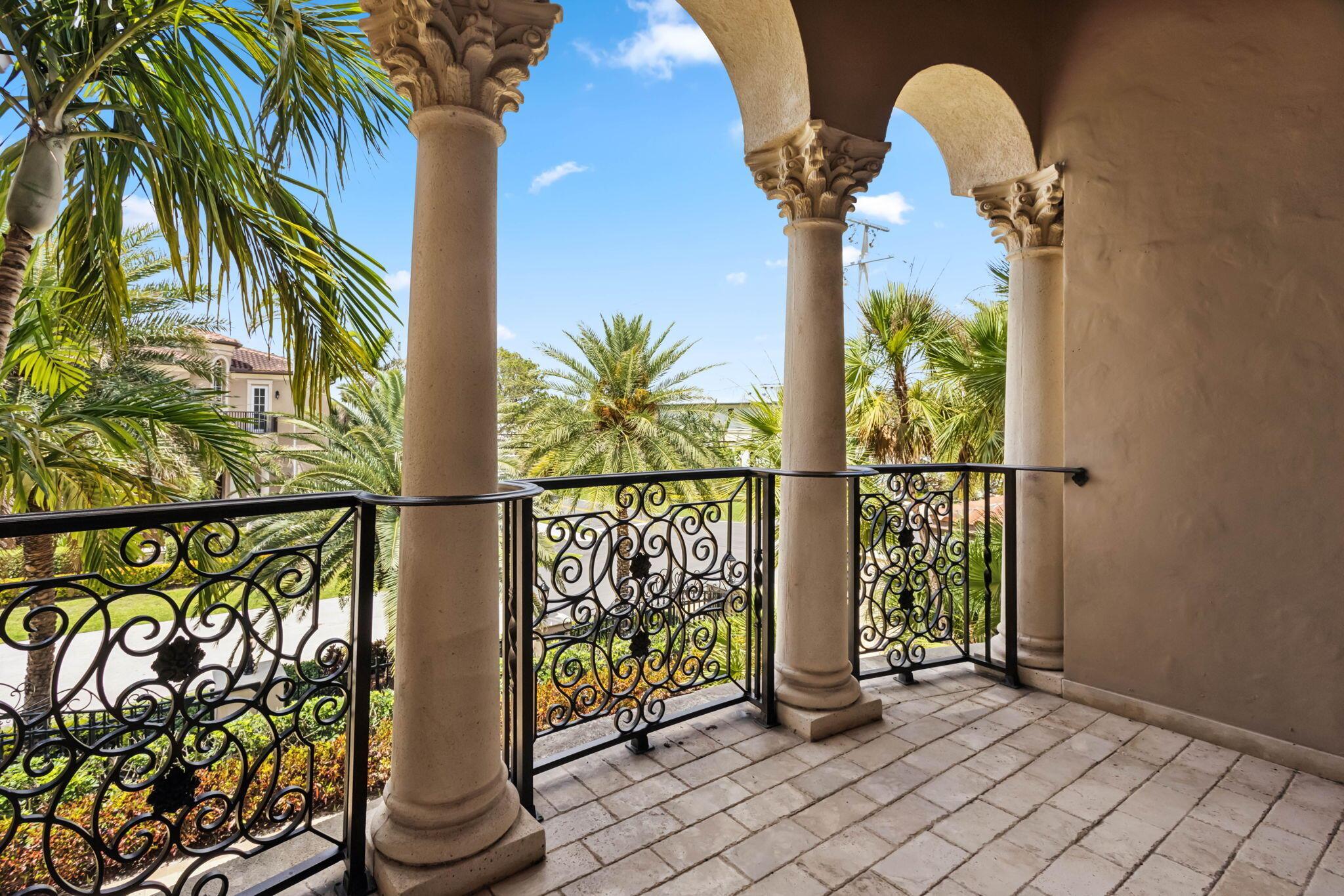 3870 NE 31st Ave Lighthouse Point, FL 33064