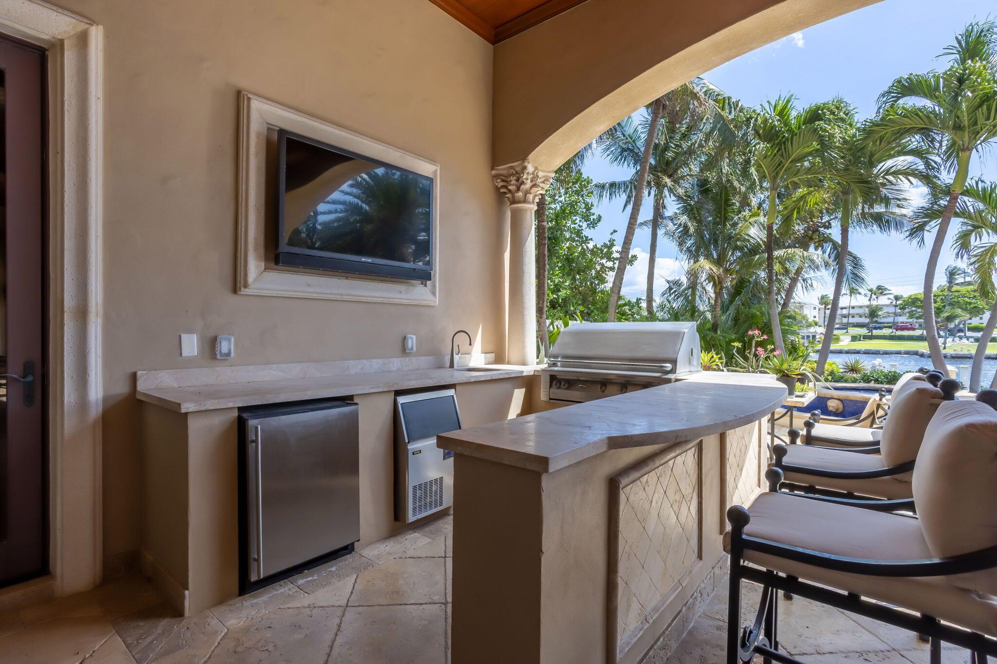 3870 NE 31st Ave Lighthouse Point, FL 33064