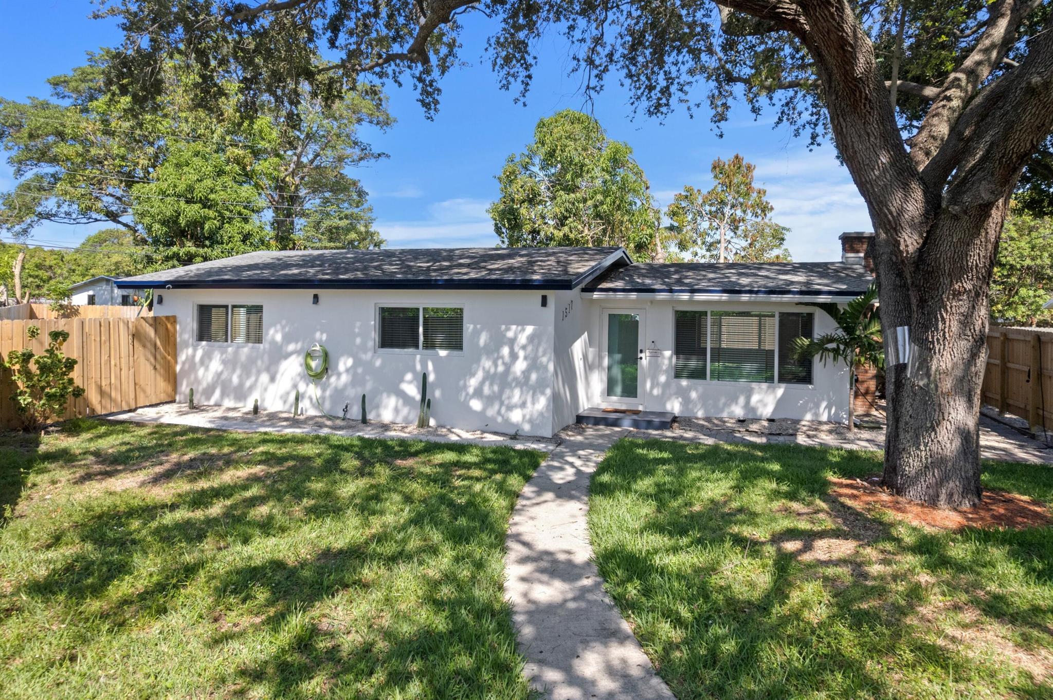 1517 NW 12th Ave