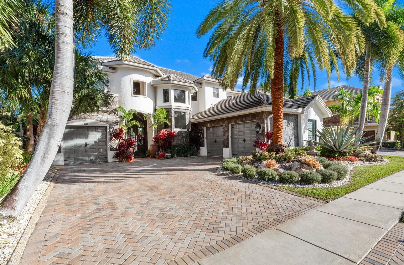10371 Trianon Pl