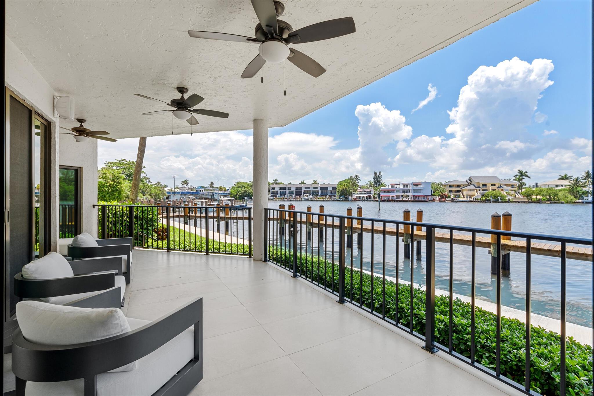 800 Andrews Ave #9