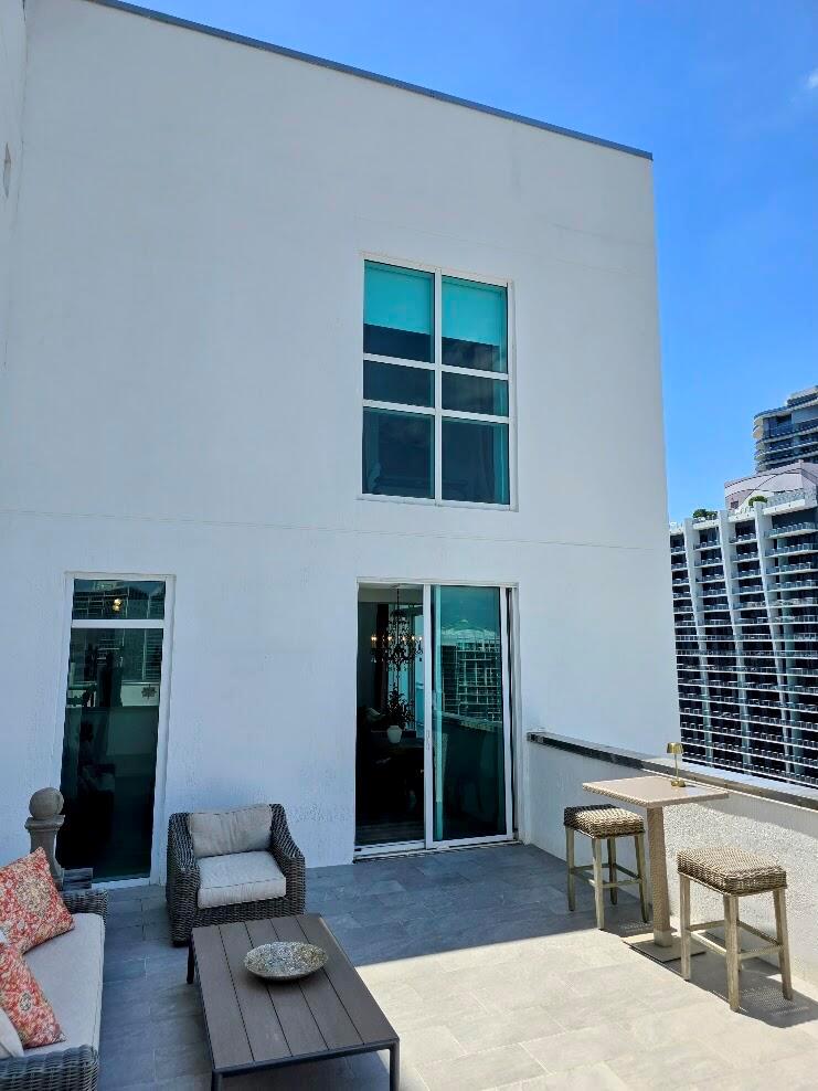 951 Brickell Ave #4205
