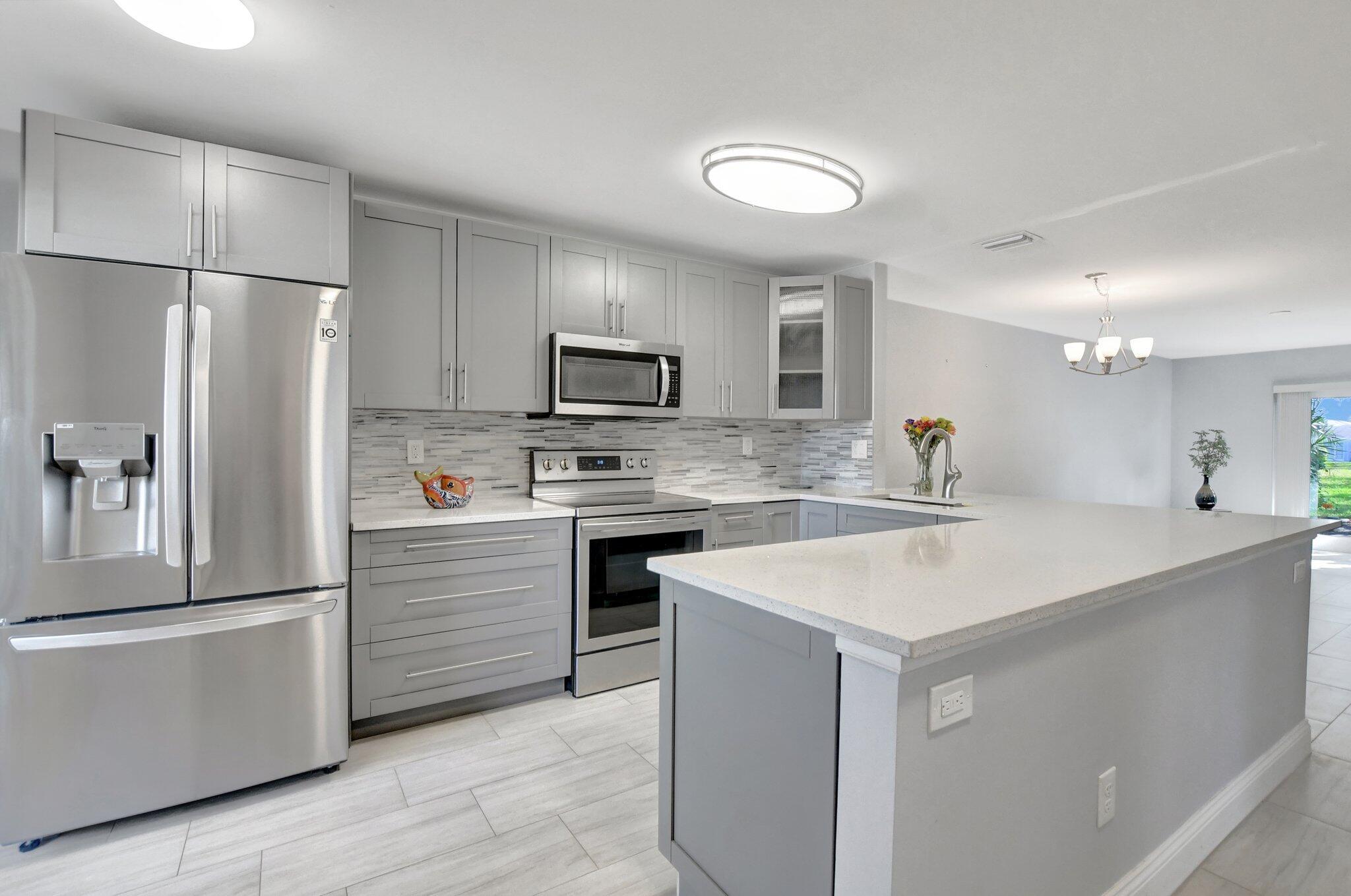 8734 Chevy Chase Dr